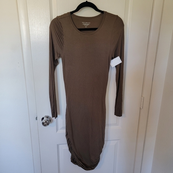 Good American Slinky Ruched Long Sleeve Midi dress Olive Green M Medium - Picture 7 of 10